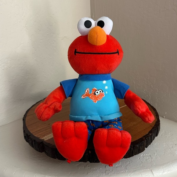 Sesame Street Elmo Lullaby & Good Night  Talking Plush by Hasbro - Picture 1 of 9